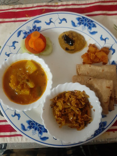 डिनर प्लाटर (Dinner Platter Recipe in Hindi) रेसिपी मुख्य फोटो