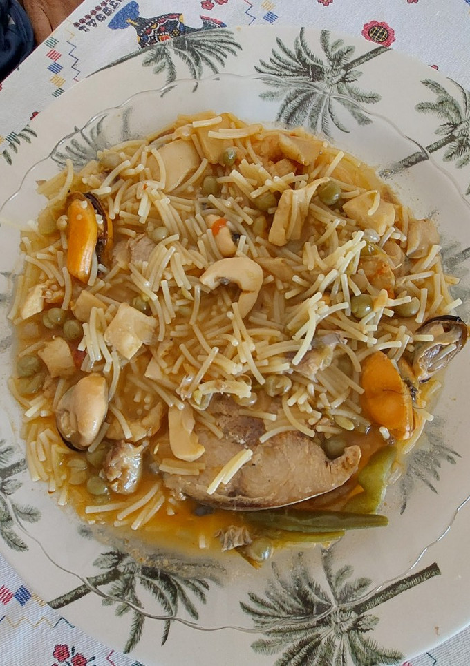 Una foto de Sopa de marisco y bonito
