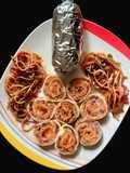 નૂડલ્સ સ્ટફ પીનવીલ સેન્ડવીચ (Noodles Stuffed Pinwheel Sandwich Recipe In Gujarati)