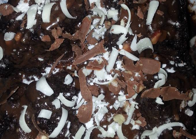 Recipe of Speedy Molten lava chocolate nut cake with chocolate gratings…