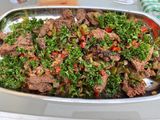 Bœuf sauté aux poivrons, oignons, tomate et gingembre