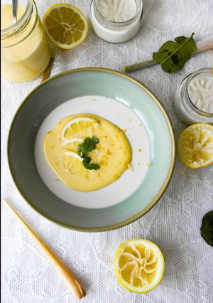 Foto de Panna cotta de coco, limão e coentro