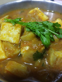 पनीर मशरूम ग्रेवी (paneer mushroom gravy recipe in Hindi) रेसिपी मुख्य फोटो
