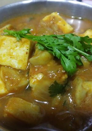 पनीर मशरूम ग्रेवी (paneer mushroom gravy recipe in Hindi) रेसिपी मुख्य फोटो