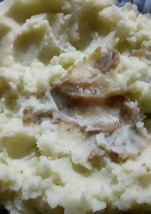 Una foto de Puré de papa y ajo🤤