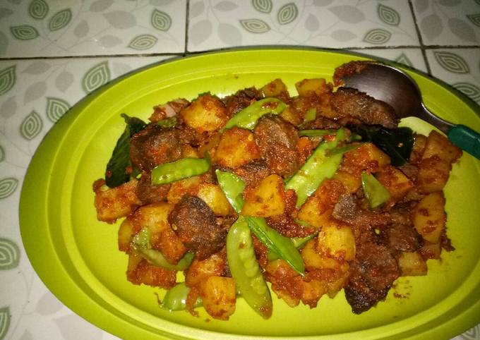 Sambel goreng ati kentang