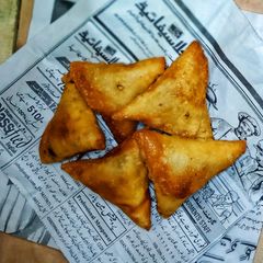 A picture of Aloo Ke Samosay.