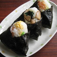 Sushi ‘Onigiri’ Rice Balls A picture of Sushi ‘Onigiri’ Rice Balls.