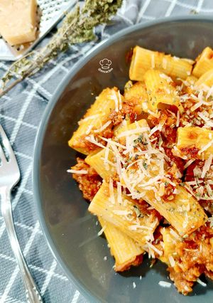 Una foto de Rigatoni con carne picada sabor chorizo en salsa de tomate