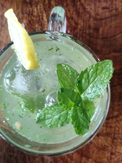 A picture of Lemon mint juice.