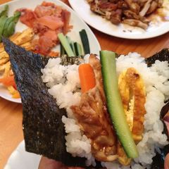 A picture of Temaki-zushi.