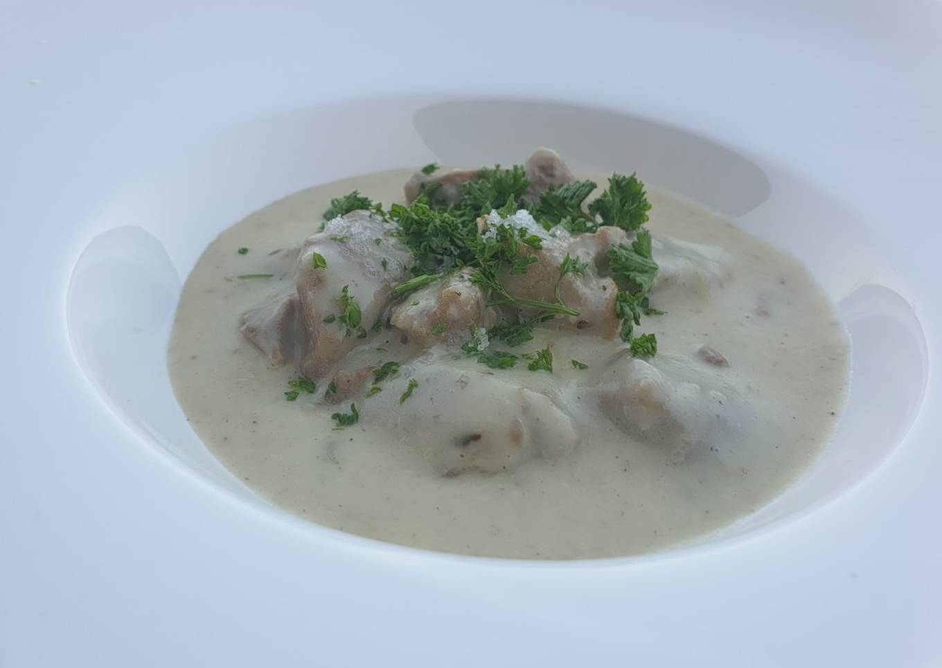 Blanquette d'agneau à la crème d'ail