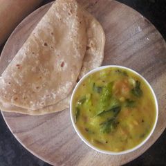 A picture of Bombay chutney onion besan chutney.