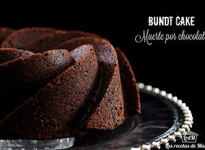 Una foto de Bundt cake muerte por chocolate