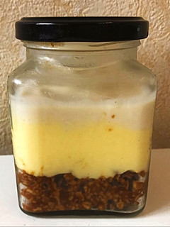 Una foto de Lemon pie de avena ® Receta original de Geri. En frasco, postre light