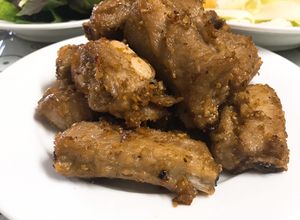 Hình của món Sườn chiên muối sả.