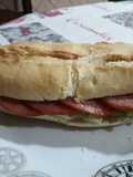 Bocadillo de lomo adobado