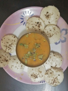 રવા ઈડલી (Rava Idli Recipe In Gujarati) રેસીપી મુખ્ય ફોટો