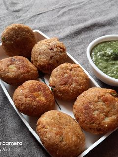 आलू टिक्की (Aloo tikki recipe in hindi) रेसिपी मुख्य फोटो