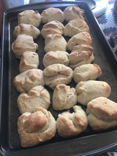 A picture of Ice box rolls.