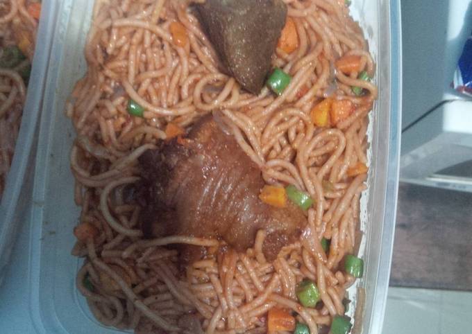 Spaghetti with chicken carrots and green peas