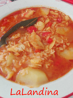 Una foto de Patatas con arroz y bacalao