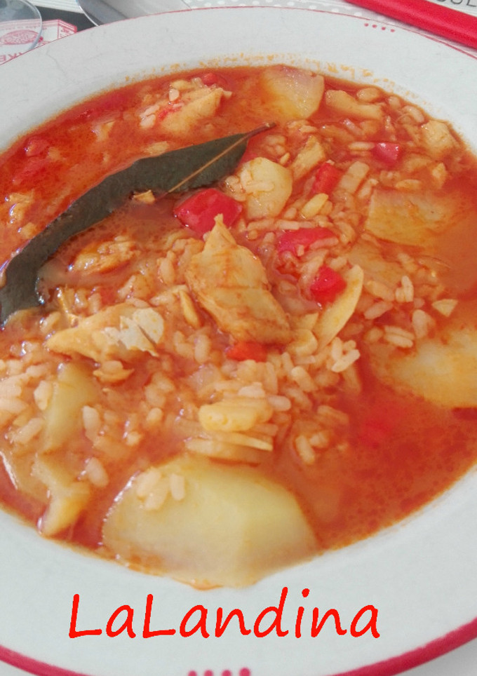 Una foto de Patatas con arroz y bacalao