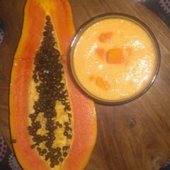 A picture of Papaya lassi.