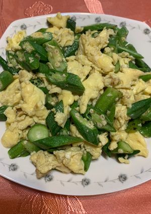 秋葵炒雞蛋 的食譜成品照片