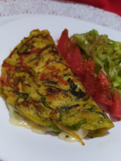 Una foto de Omelette De Puerro Y Queso