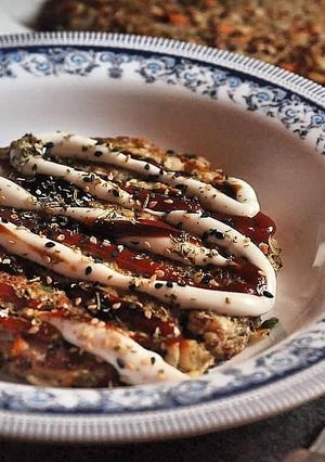বাঁধাকপির জাপানী প্যানকেক (okonomiyaki recipe in Bengali রেসিপির প্রধান ছবি