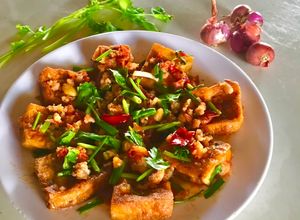 Hình của món Tàu hủ sốt thịt bằm cà chua.