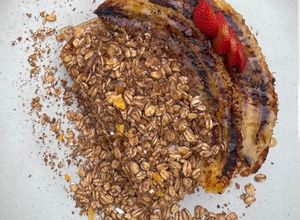 Foto de Banana caramelizada com granola