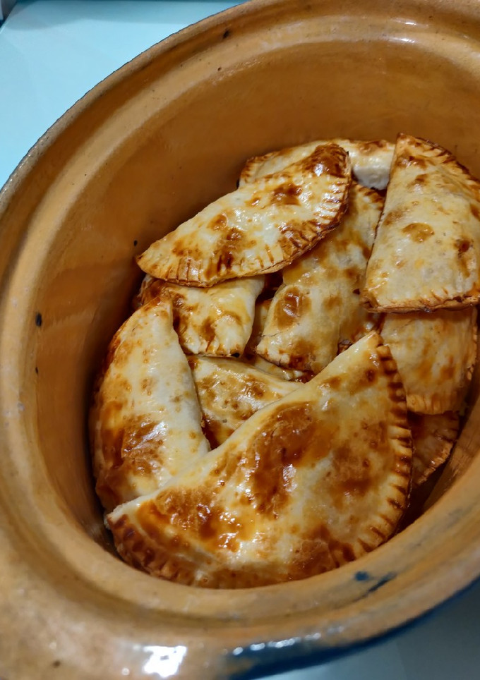 Una foto de Empanadillas de jamón cocido, queso y salmón ahumado 🥰