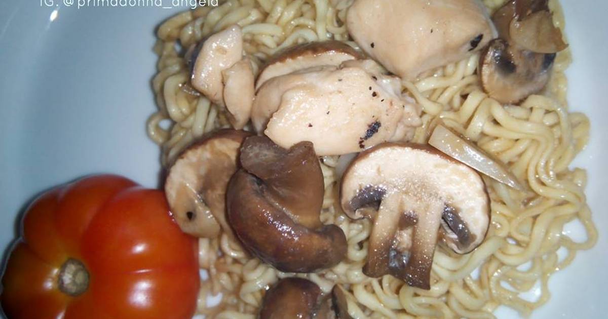 Chicken and Mushroom Noodles Recipe by Angela Mertoyono - Cookpad