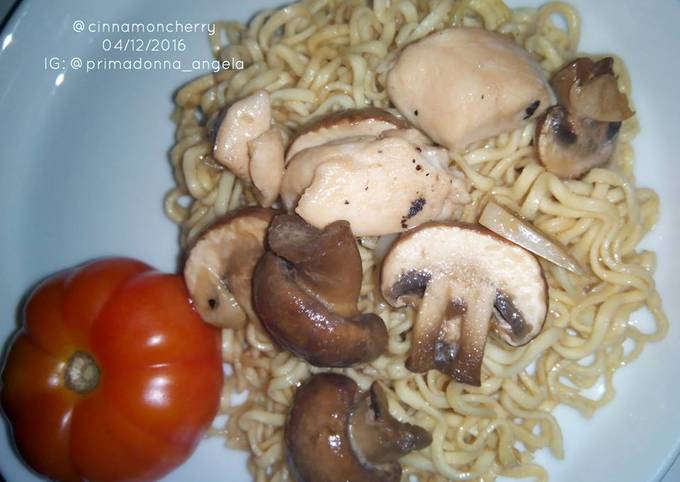 Step-by-Step Guide to Make Quick Chicken and Mushroom Noodles