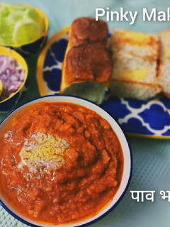 पाव भाजी (pav bhaji recipe in Hindi) रेसिपी मुख्य फोटो