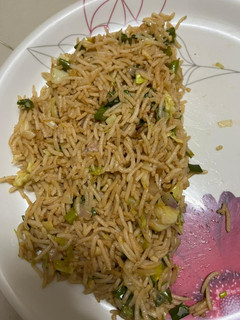 ફ્રાઇડ રાઈસ (Fried Rice Recipe In Gujarati) રેસીપી મુખ્ય ફોટો