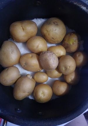 عکسی از دستور سیب زمینی و تخم مرغ آب پز