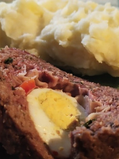 Una foto de 🫑Pan de carne relleno🥚