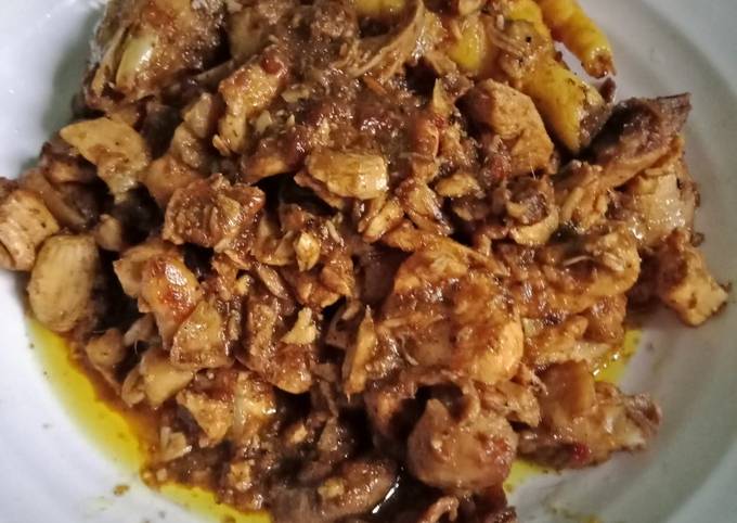 Resep Ayam Goreng bumbu Rawon kuah nyemek yang Enak Banget