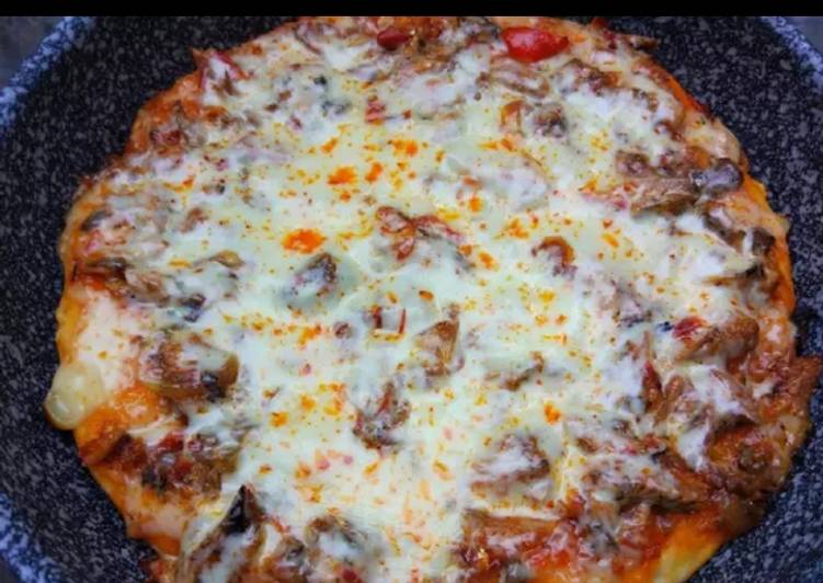 Bagaimana Membuat Resep pizza Teflon simpel nggk bakal gagal, Lezat