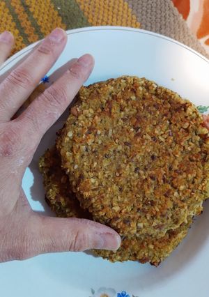 Una foto de Hamburguesas de avena, atún y verduras