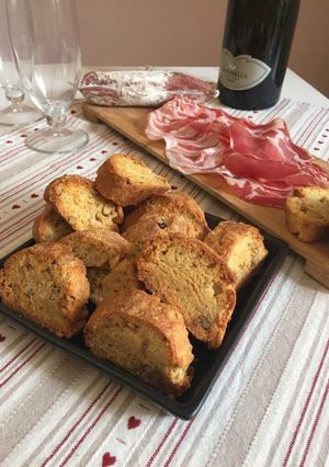 Foto di Cantucci salati con parmigiano e noci