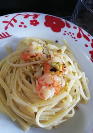 Foto di Linguine al limone con gamberi e pistacchi