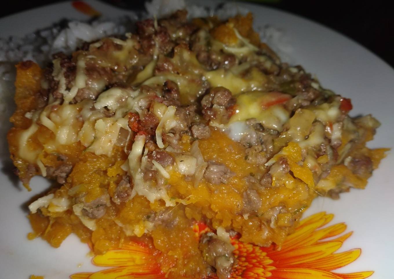 Pastel de boniato, carne molida y queso
