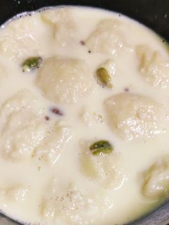 গুঁড়ো দুধের রসমালাই(guro doodher rasomalai recipe in Bengali) রেসিপির প্রধান ছবি