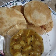 A picture of Kachori alu ki tarkari 😋.