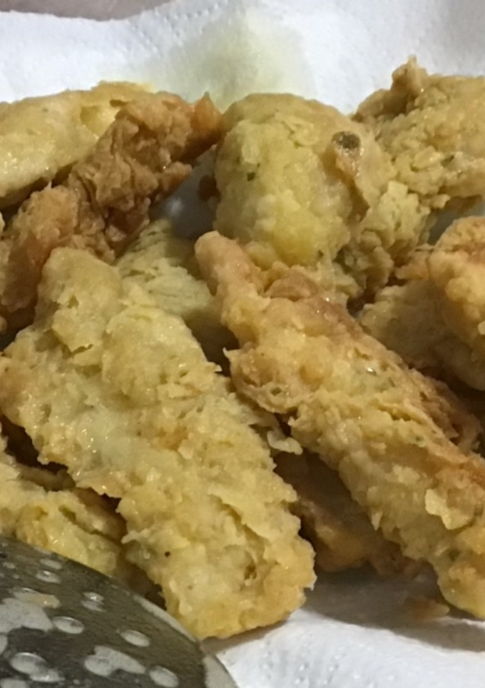 Una foto de Pollo frito estilo KFC ¡Fácil y delicioso!