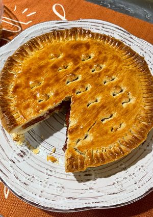Una foto de Pay de Guayaba Cubano (Pastel de Guayaba)